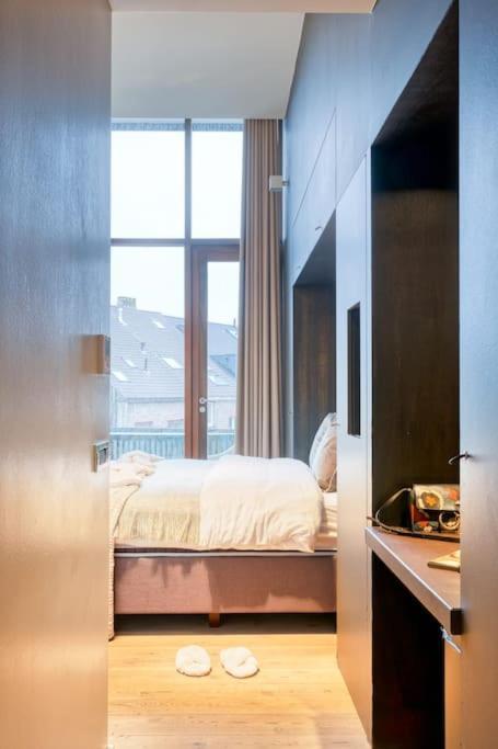 Ideal Terraced Retreat In Ghent's Center Gent